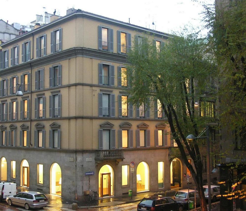 Residence Borgonuovo Uno Apartments Milan Exterior photo